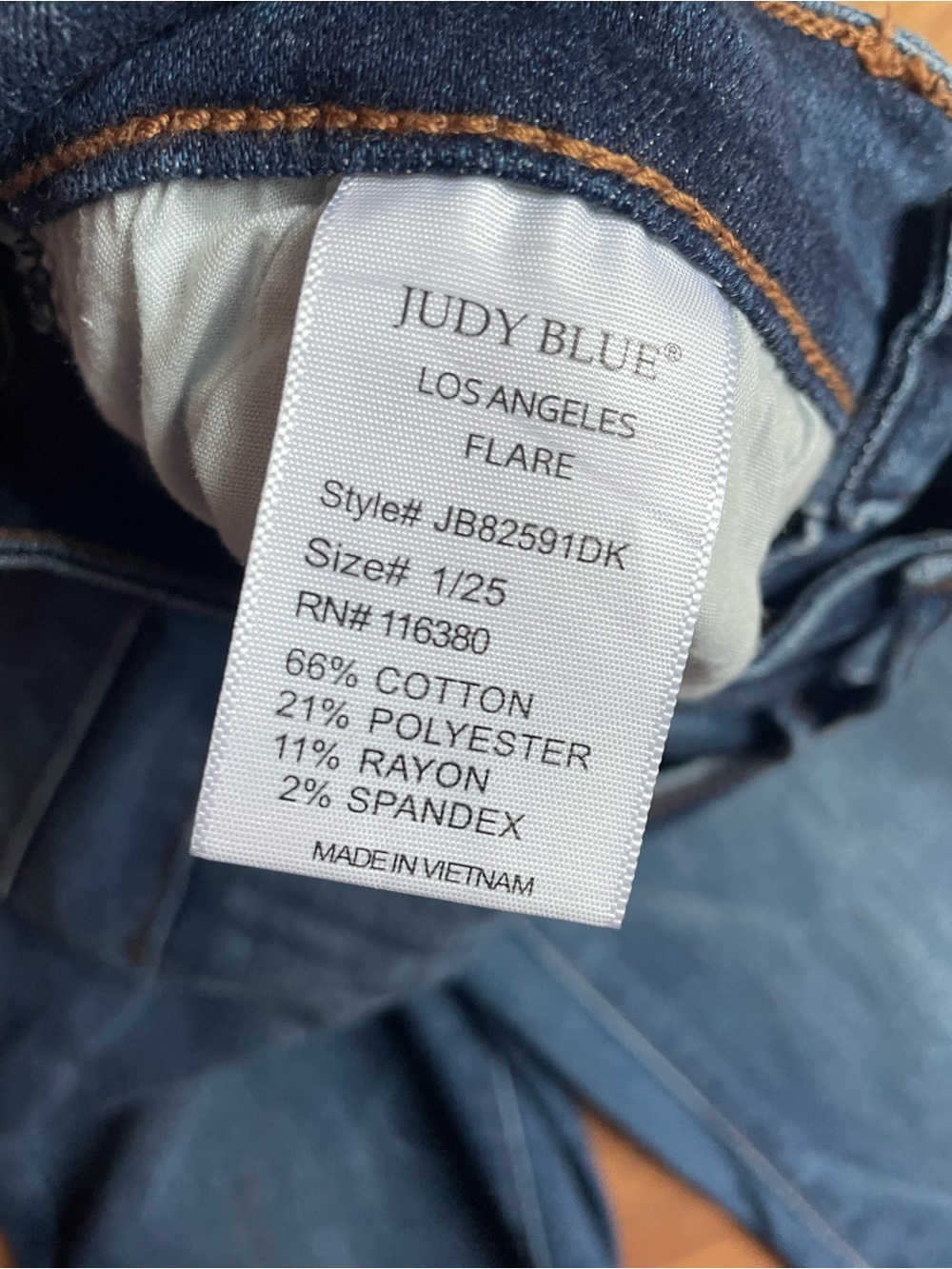 Judy Blue High Waist Classic Contrast Wash Flare Jeans Non Distressed 1 / 25 - Picture 4 of 6